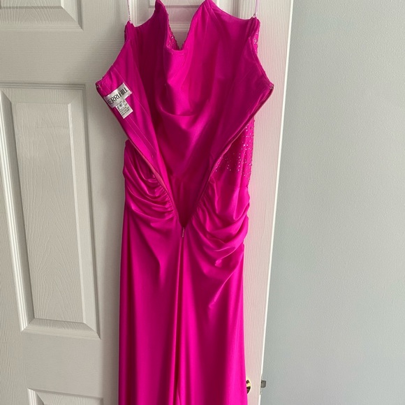 Sherri Hill Prom Dress 💖 - Picture 5 of 10